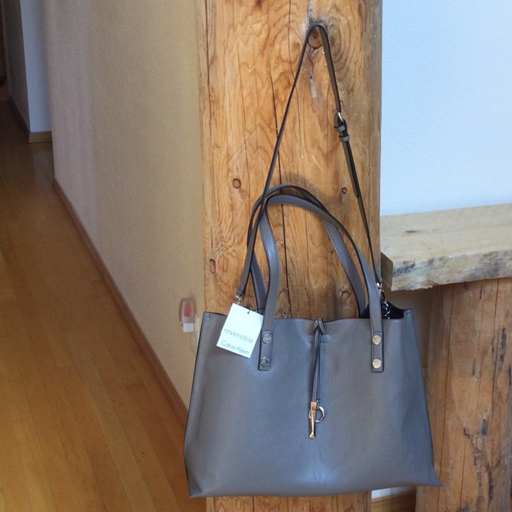 NWT Calvin Klein Gray/Black Reversible Tote Bag with small detachable zip pouch